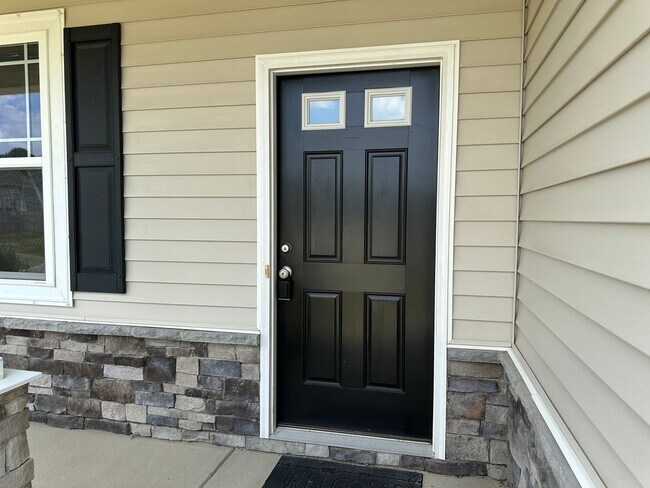 Foto del edificio - Spectacular 4 Bedroom, 2.5 Bath Home in Grays Creek!