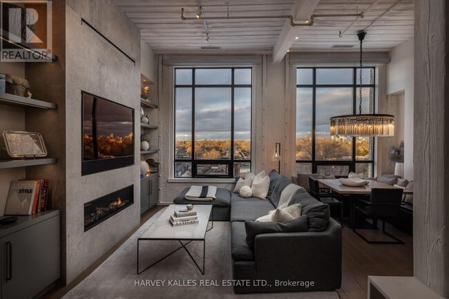 Building Photo - 993 Queen St W