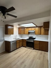 Building Photo - 10154 McClemont Ave