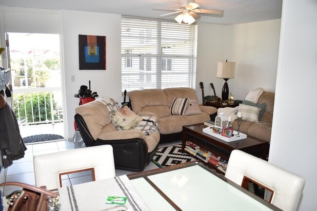 Building Photo - 1131 SE 4th St