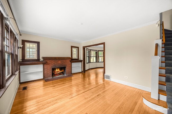 Building Photo - 44 N Spring Ave