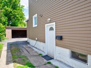 Building Photo - 1702 McMinn St