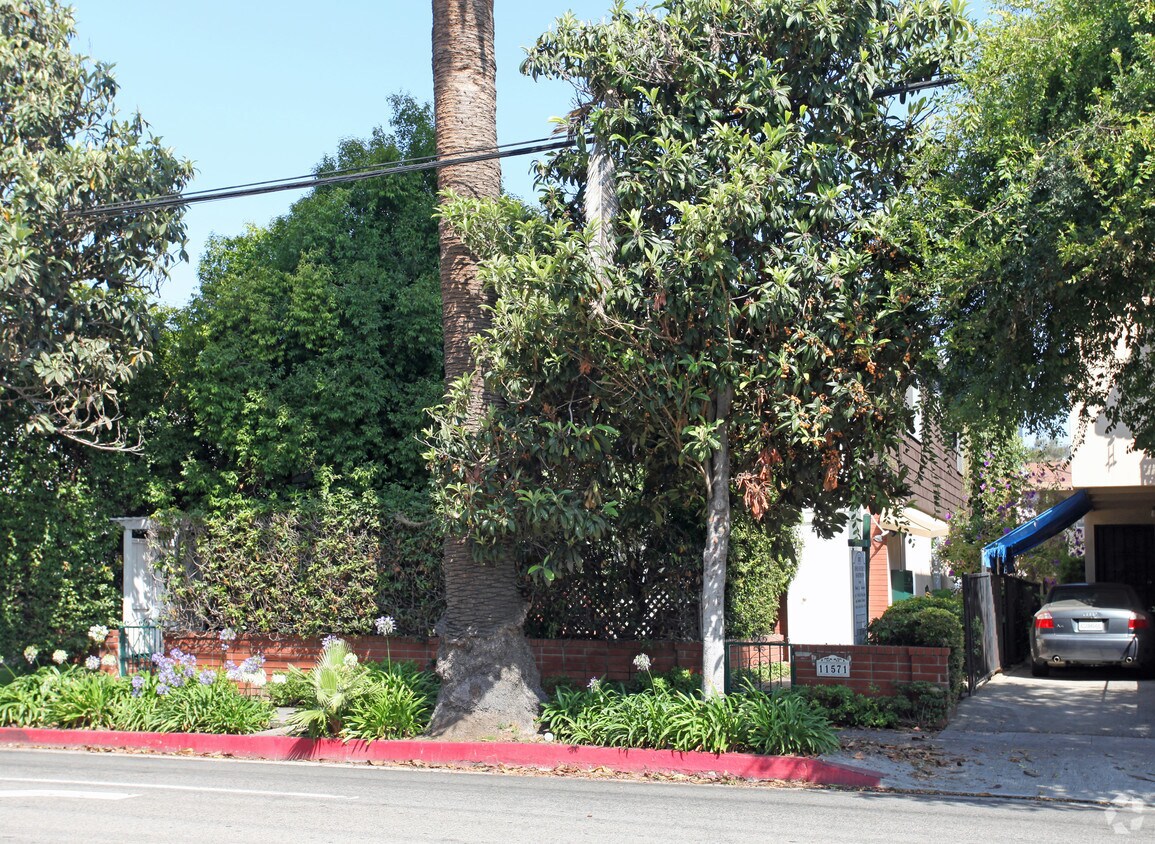 Foto principal - 11571 Ohio Ave