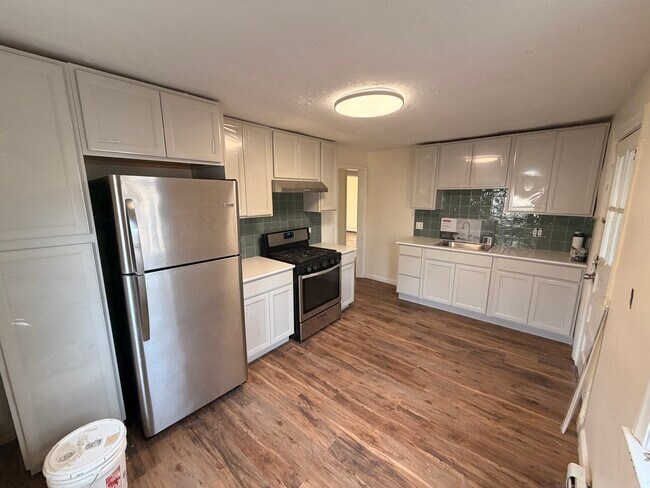 Foto del edificio - 211 Hillcrest Ave