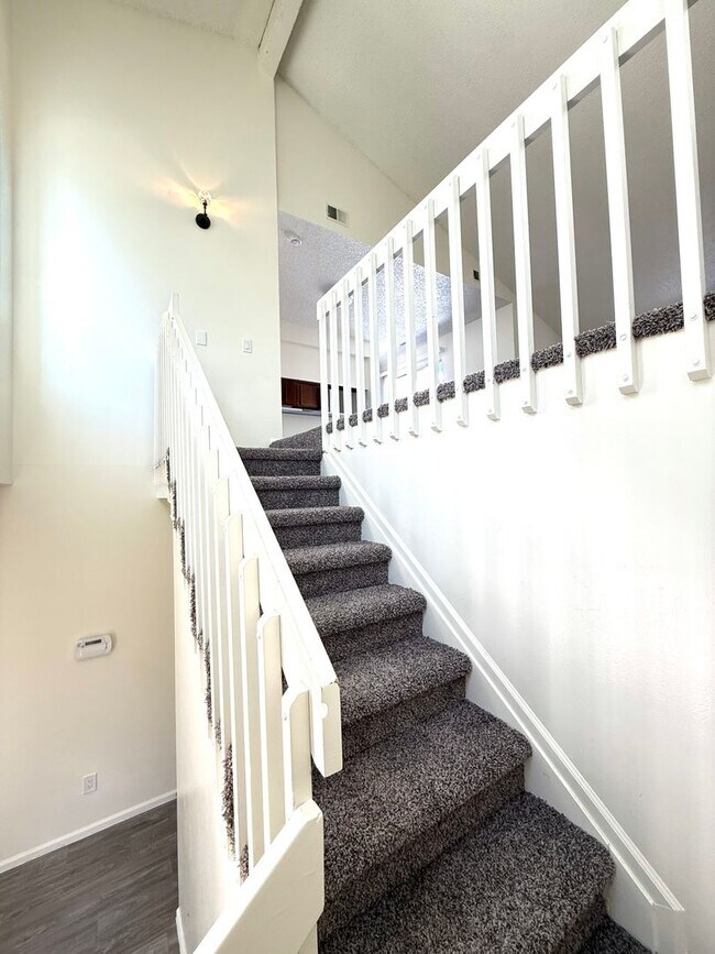 Foto del edificio - 8460 Everett Way