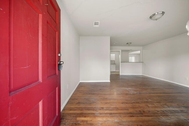 Building Photo - 5412 Starling St