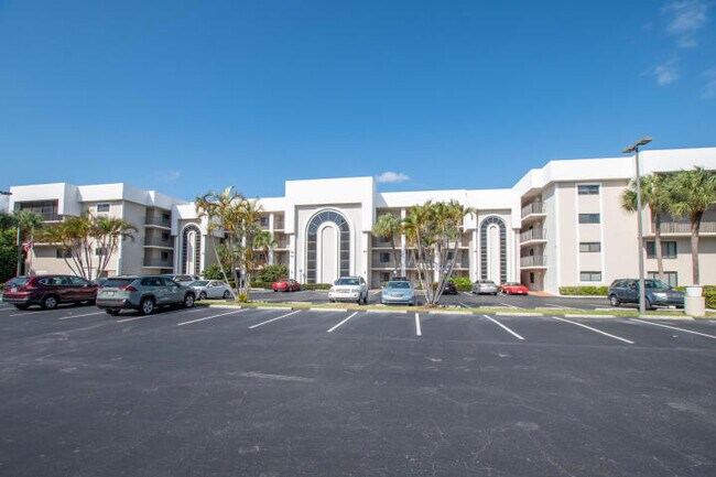 Building Photo - 3525 S Ocean Blvd