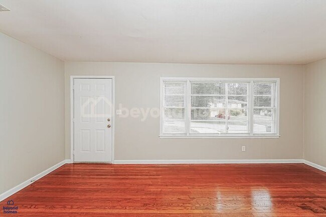 Foto del edificio - Ready to love where you live? 3 Bed 1 Bath Home Ready for You!