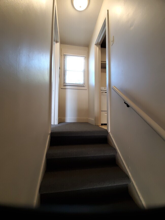 Building Photo - 1609 Hesiod St