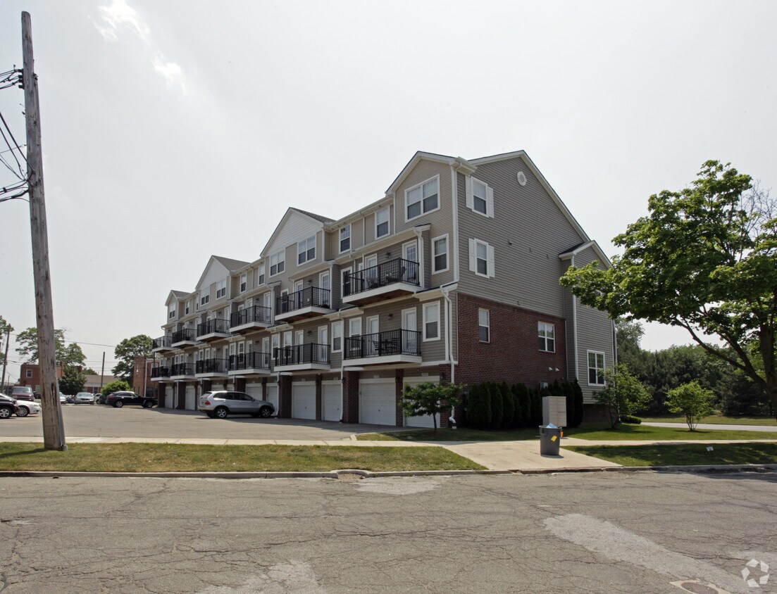 Foto del edificio - 23940-23942 Woodward Ave