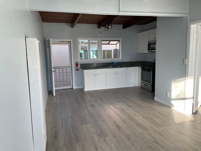 Kitchen - 16811 14th St