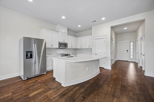 Building Photo - 13001 Hymeadow Dr