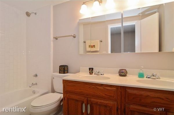 Building Photo - 1826 Jamestown Cir
