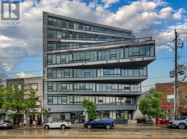 Building Photo - 1239-1239 Dundas St W