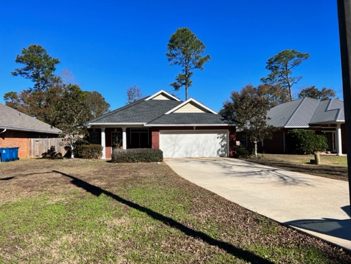 Foto del edificio - Walking Distance to Gulf Shores School!