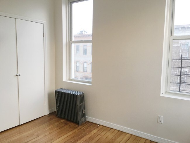 Building Photo - 1711 Greene Ave