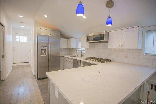 Building Photo - 105 Pacific Blvd