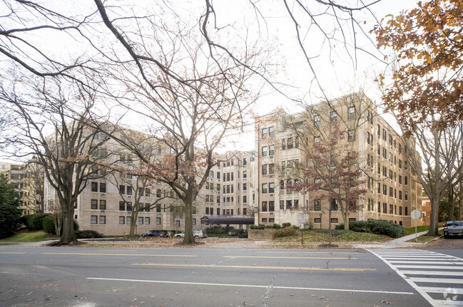 Primary Photo - Parker House