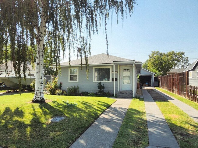 Foto del edificio - Charming 1940’s 2-Bedroom, 1-Bath Alphabet...