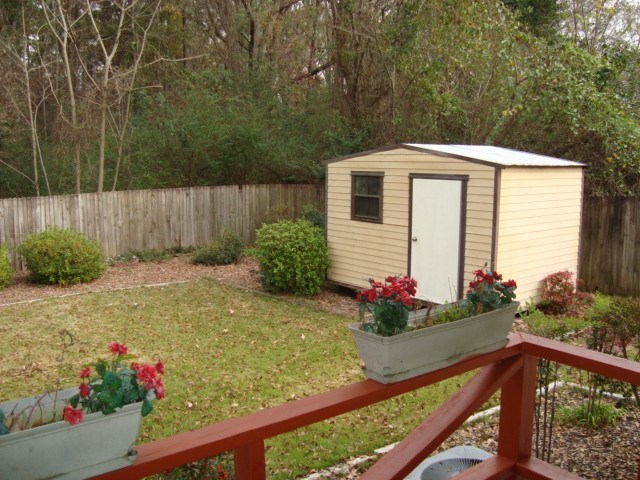 Building Photo - Brick 3bedroom/2bathroom home