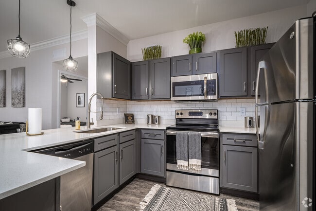 2BR, 2BA - 1,142SF - Portico Kirby