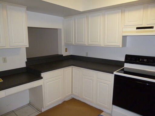 Building Photo - 106 S Primrose Dr