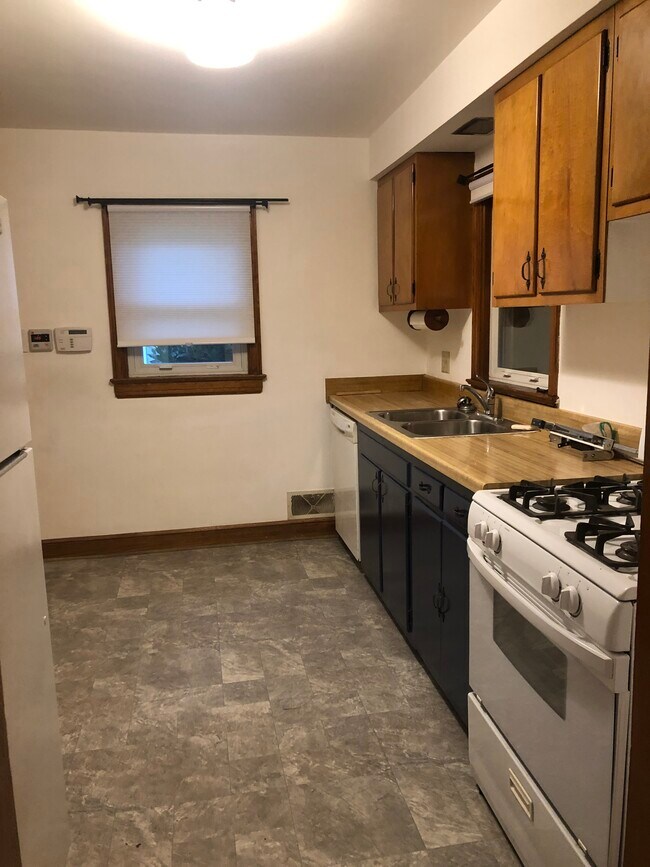 Cocina - 2792 Colonial Ave SW