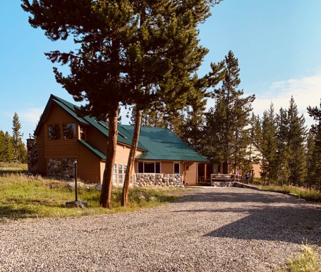 6 Aspen Dr, Dubois, WY 80107 House Rental in Dubois, WY