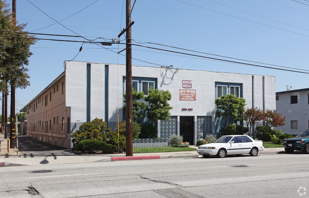 4259 - 4261 W 182nd St - 4259-4261 W 182nd St