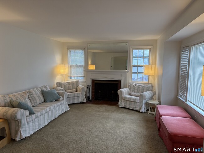 Building Photo - 20 Richards Grove Rd