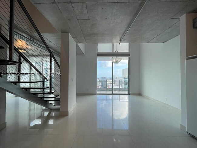 Foto del edificio - 690 SW 1st Ct