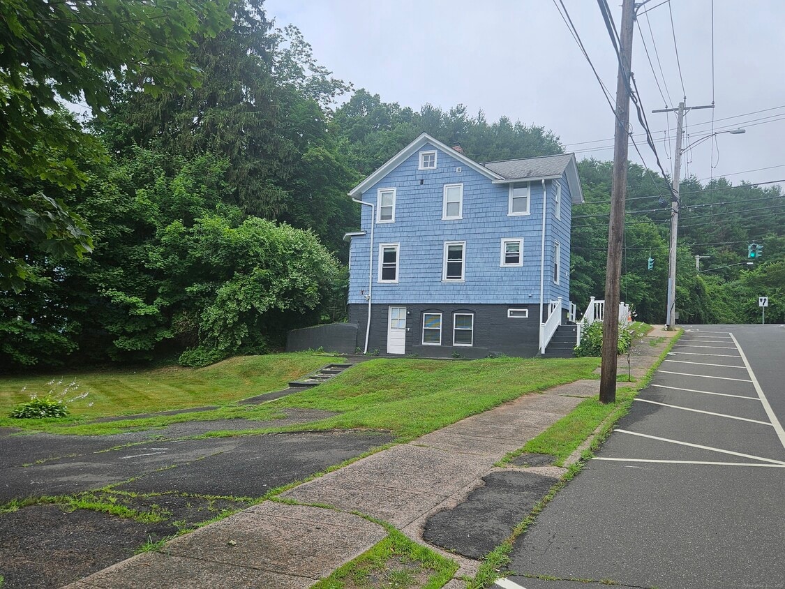 Primary Photo - 33 Evergreen Ave