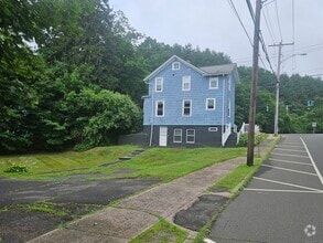 Building Photo - 33 Evergreen Ave