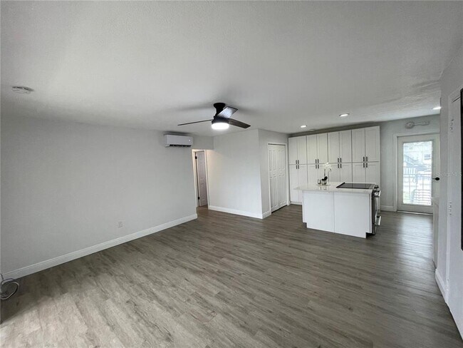 Foto del edificio - 151 N Orlando Ave