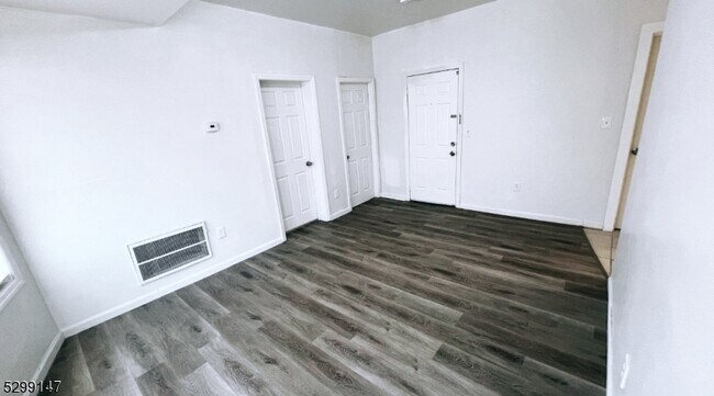 Building Photo - 298 14th Ave