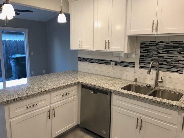 Building Photo - 10961 Hirschfeld Way