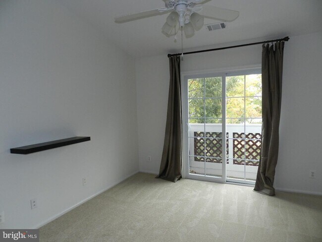 Foto del edificio - 12944 Grays Pointe Rd