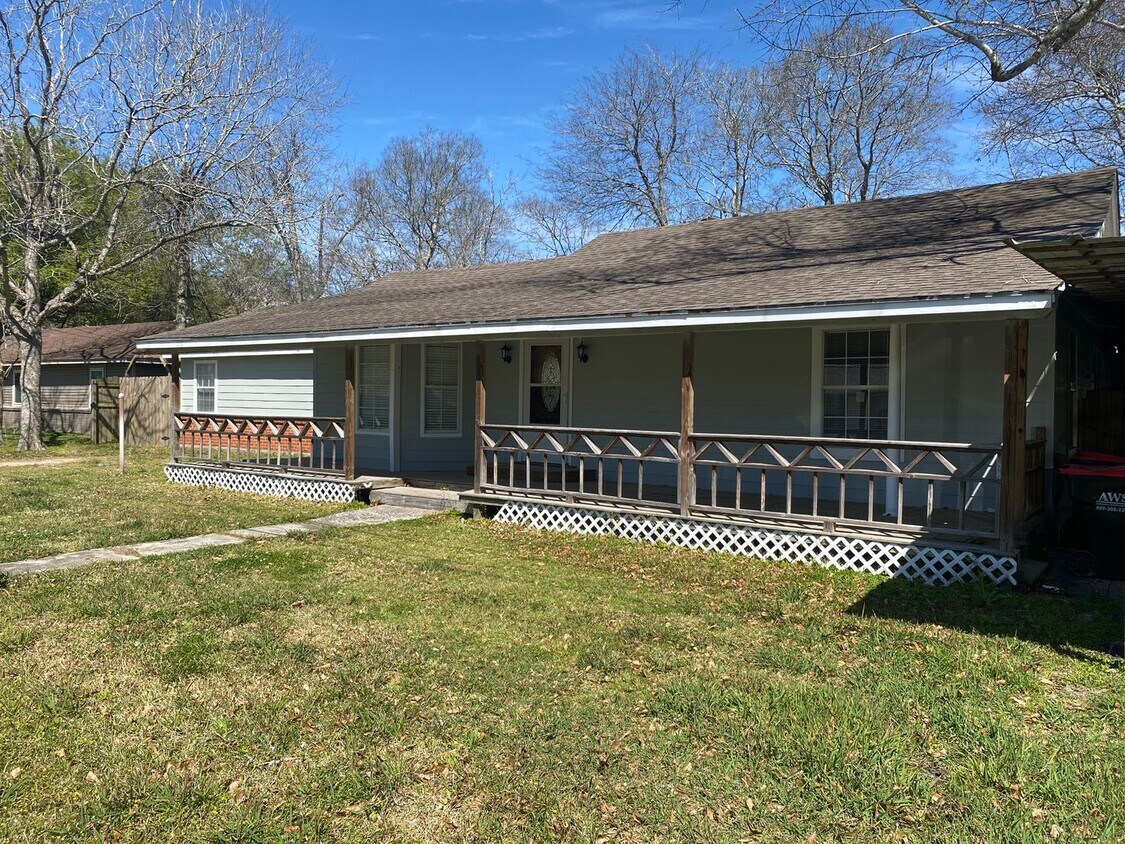 240 W Hooks St, Sour Lake, TX 77659 House Rental in Sour Lake, TX