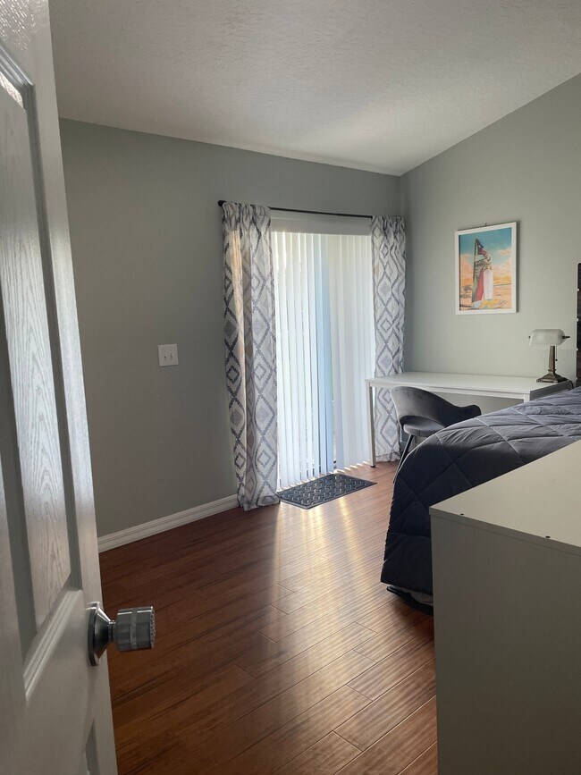 Foto del edificio - 1294 Drill Ave NE