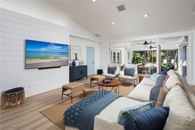 Building Photo - 339 4th Ave N