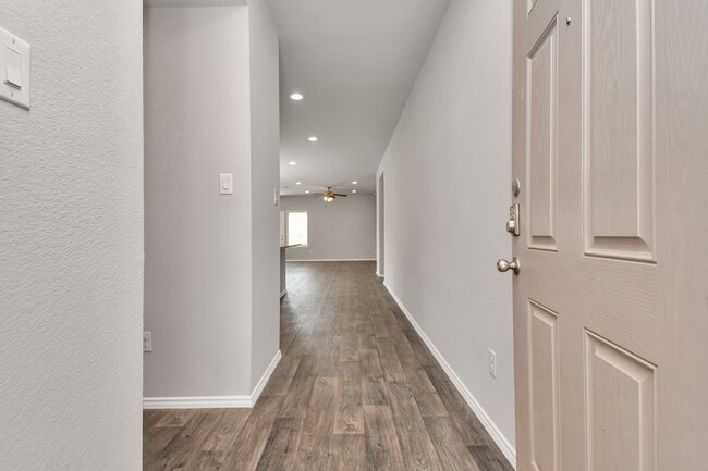 Building Photo - 9826 Laurel Lake Dr