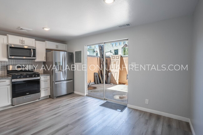 Building Photo - 1434 Lancelot Dr