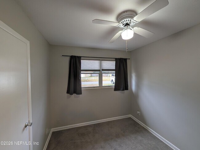 Foto del edificio - 1657 Louvre Dr