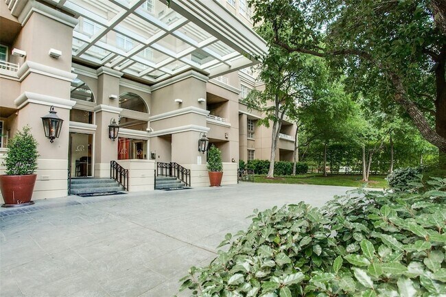Foto del edificio - 3225 Turtle Creek Blvd