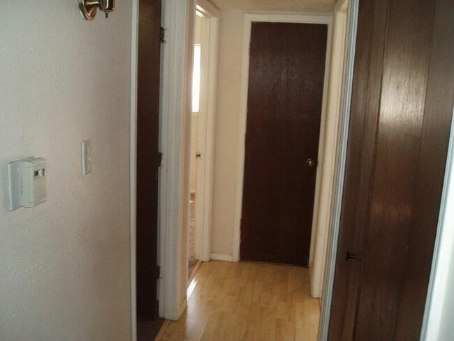 Building Photo - 12400 Hardin Ct NE