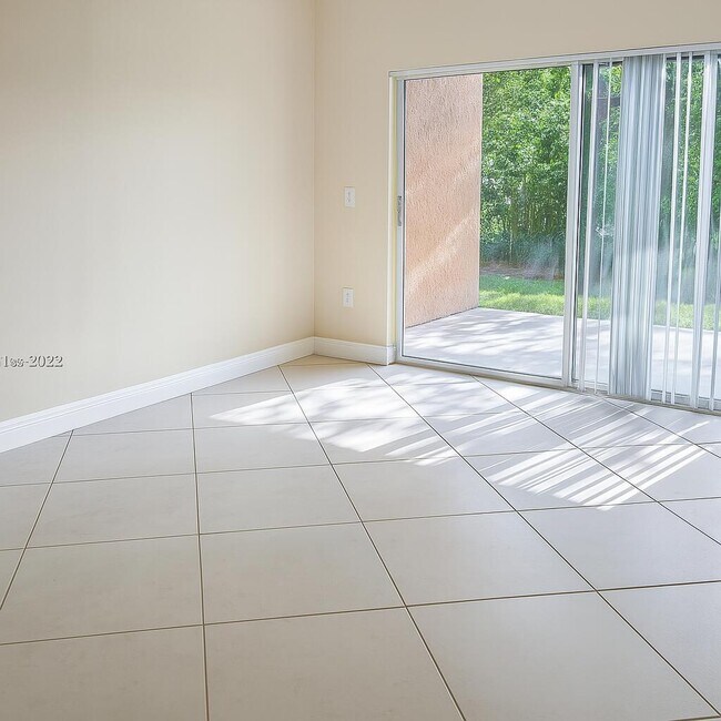 Foto del edificio - 6960 SW 39th St