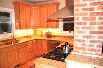 Foto del edificio - 258 Upland Rd