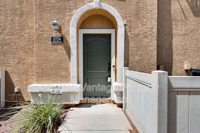 Building Photo - 2724 S Voyager Dr