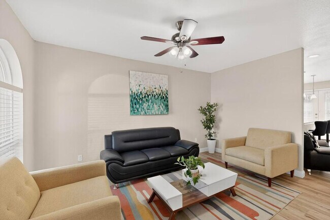 Foto del edificio - 130 Cambridge Dr