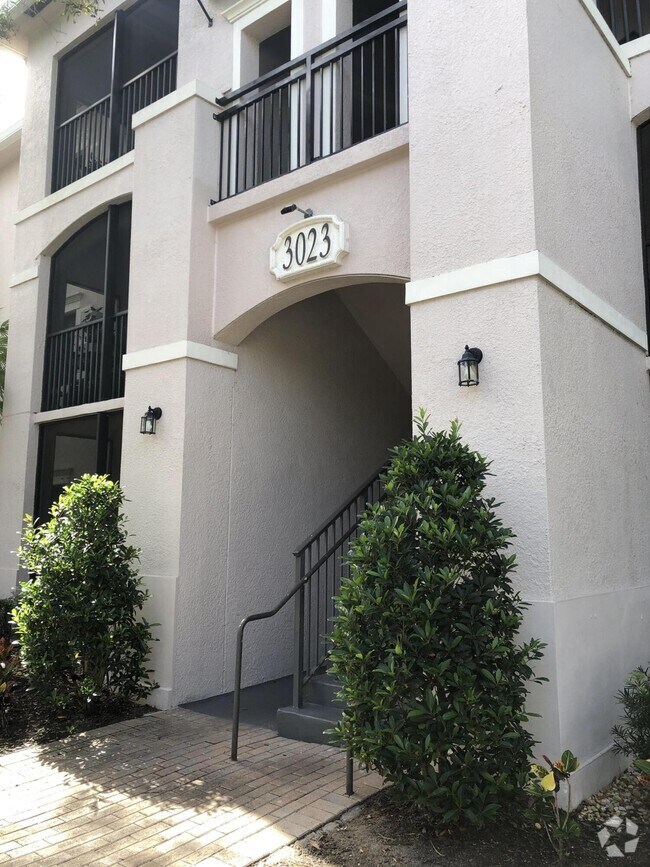 Building Photo - 3023 Alcazar Pl